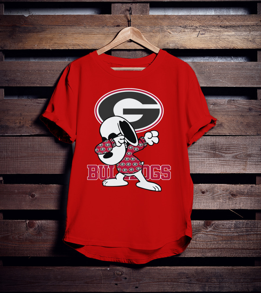 Georgia Bulldogs Snoopy Dabbing University Of Georgia T-Shirt