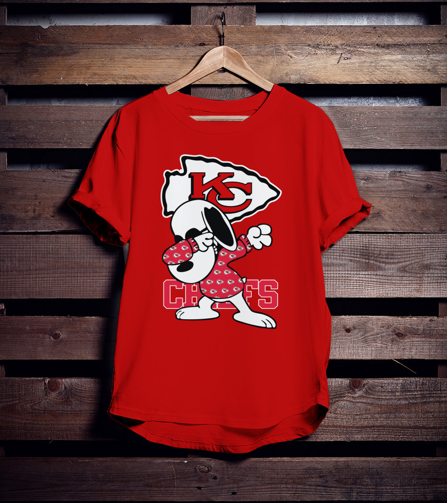 Kansas City Chiefs Snoopy KC Logo Dabbing Chiefs T-Shirt