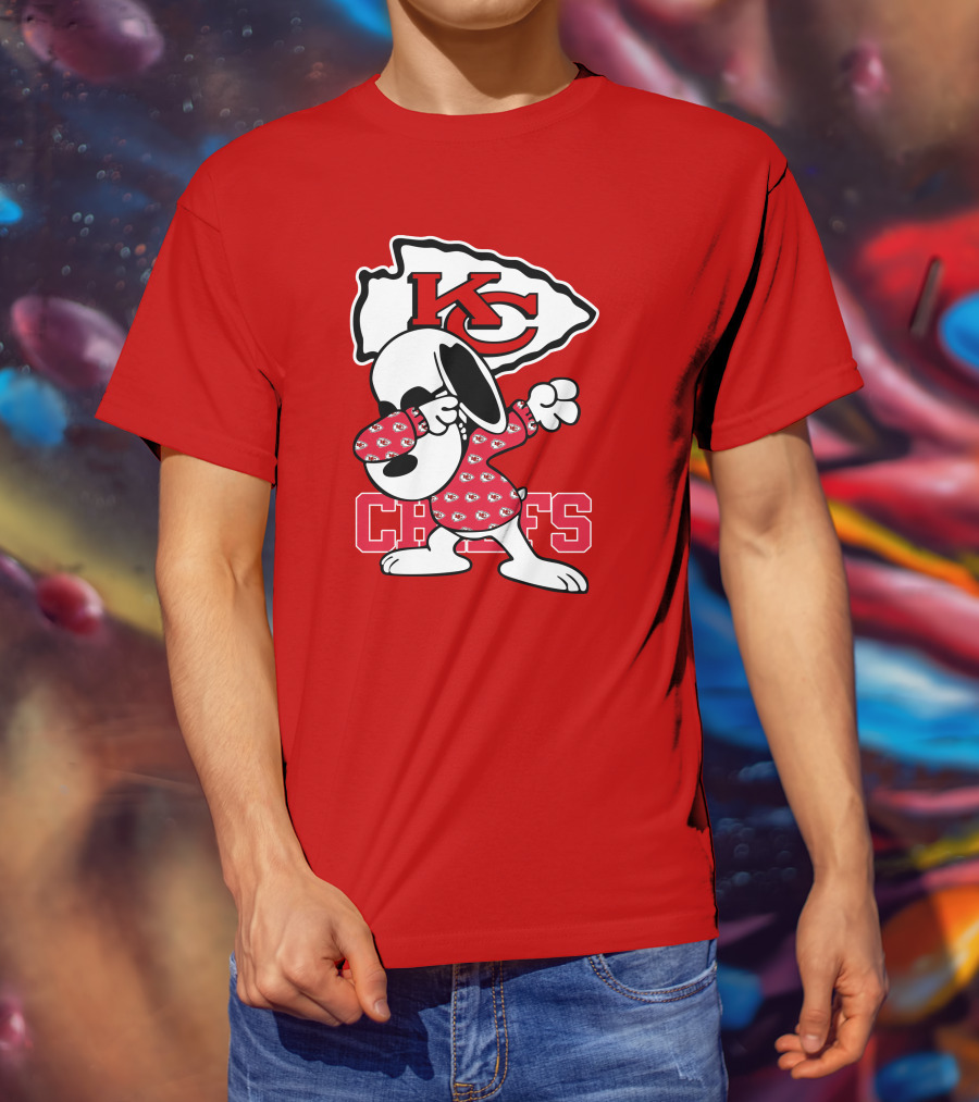 Kansas City Chiefs Snoopy KC Logo Dabbing Chiefs T-Shirt