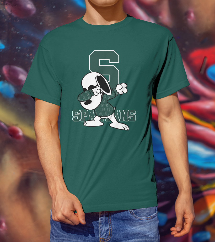 Michigan State Spartans Snoopy Dabbing Football Cartoon Peanuts T-Shirt