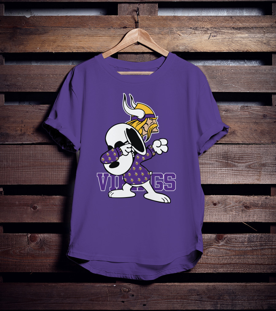 Minnesota Vikings Snoopy Dabbing Peanuts Football Fandom T-Shirt