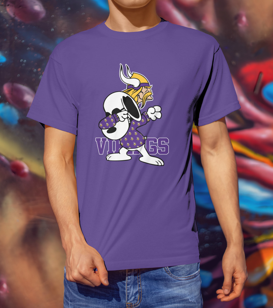 Minnesota Vikings Snoopy Dabbing Peanuts Football Fandom T-Shirt