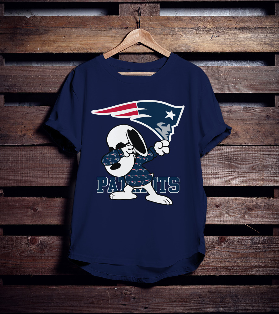 New England Patriots Snoopy Dabbing Patriots T-Shirt