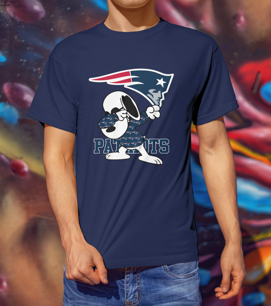 New England Patriots Snoopy Dabbing Patriots T-Shirt