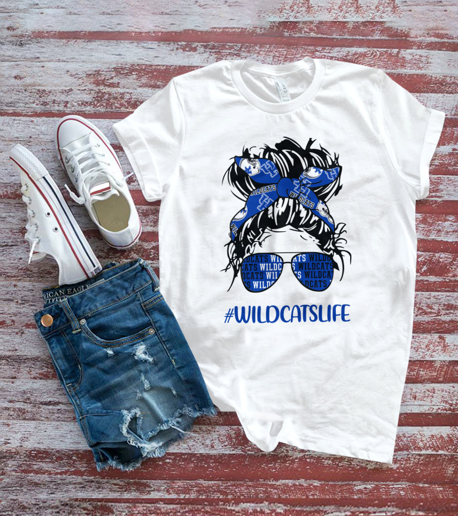 WILDCATSLIFE Kentucky Wildcats Messy Bun Headband Glasses Girl T-Shirt