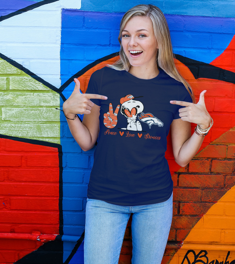 Peace Love Denver Broncos Snoopy Embrace T-Shirt