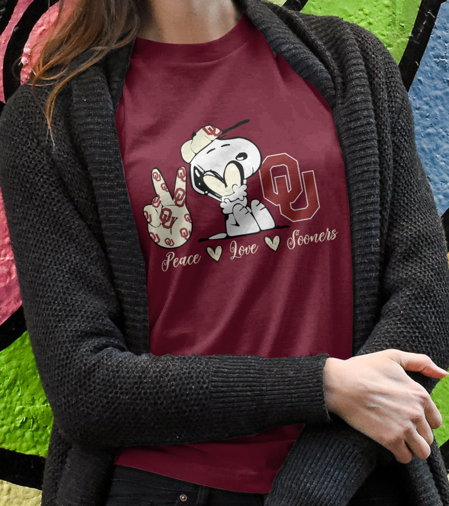 Peace Love Oklahoma Sooners Snoopy Ou T-Shirt