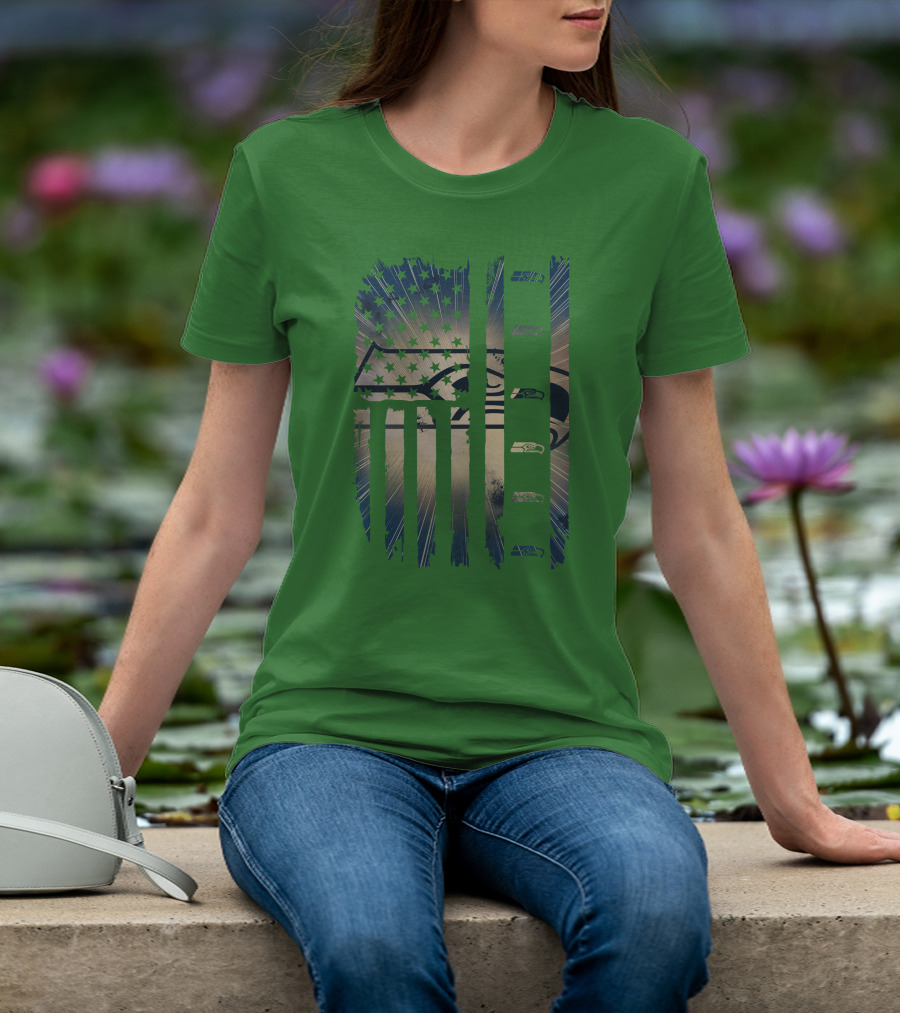 Seattle Seahawks American Flag Distressed Vintage T-Shirt