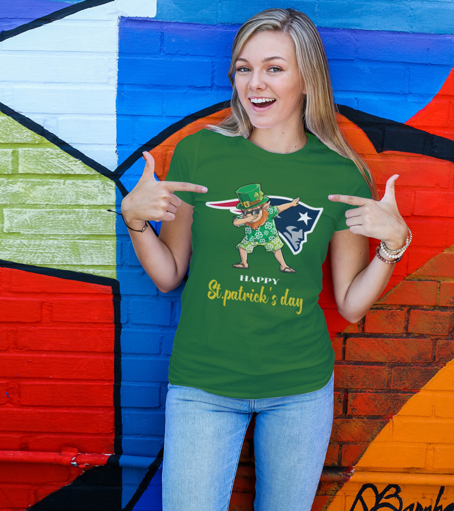 Happy St. Patrick's Day New England Patriots Dabbing Leprechaun T-Shirt
