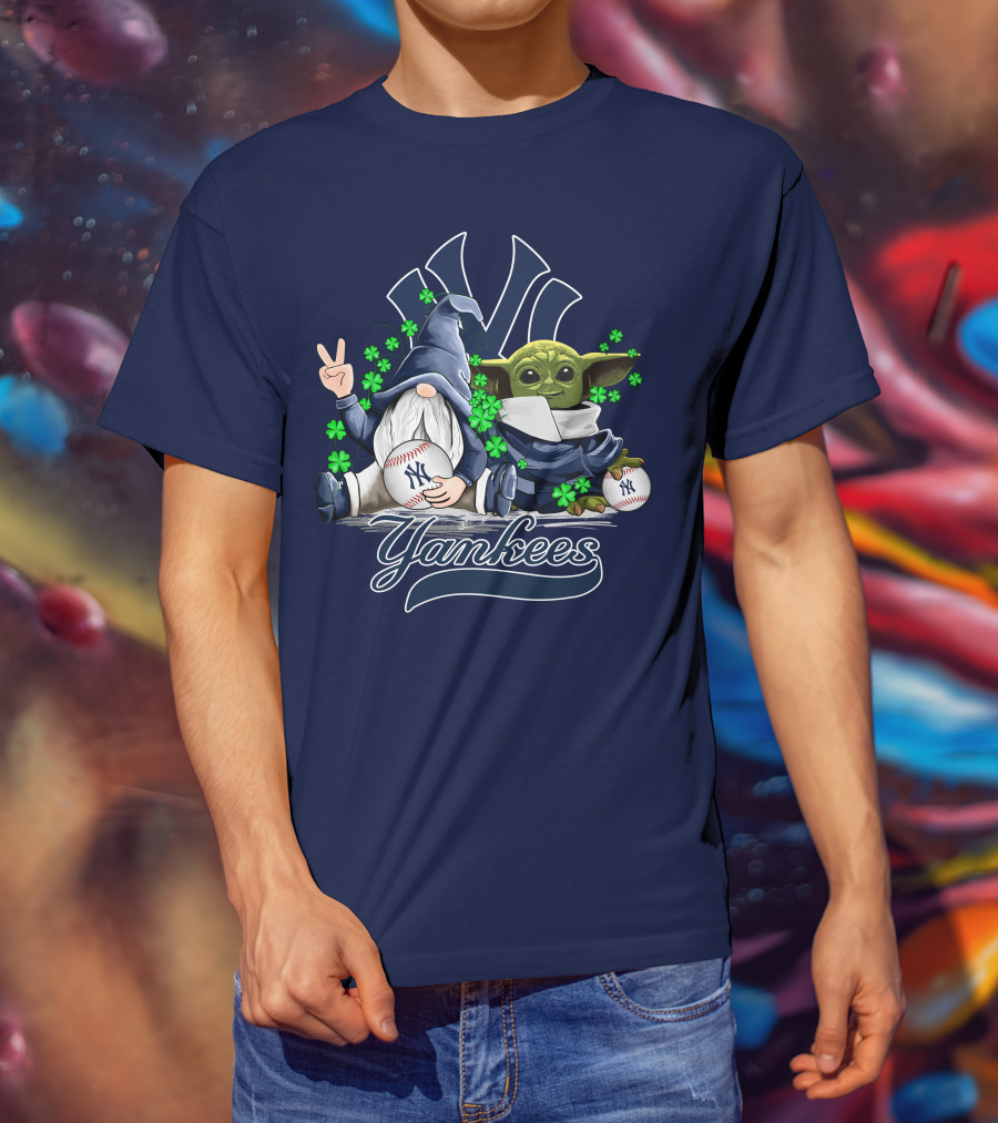 Yankees Gnome Baby Yoda Clover Baseball Hug T-Shirt
