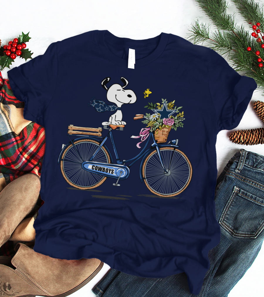 Dallas Cowboys Snoopy On Bicycle With Flowers And Star Basket T-Shirt
