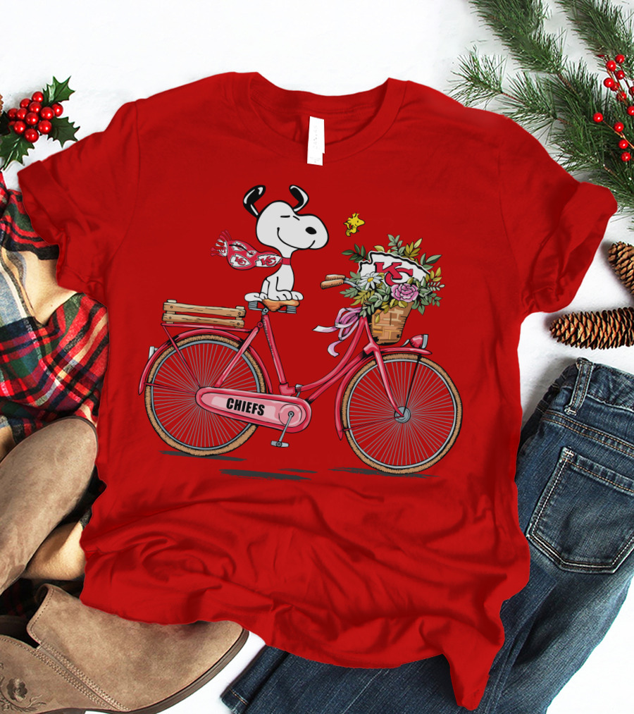 Kansas City Chiefs Snoopy Bicycle Flowers T-Shirt
