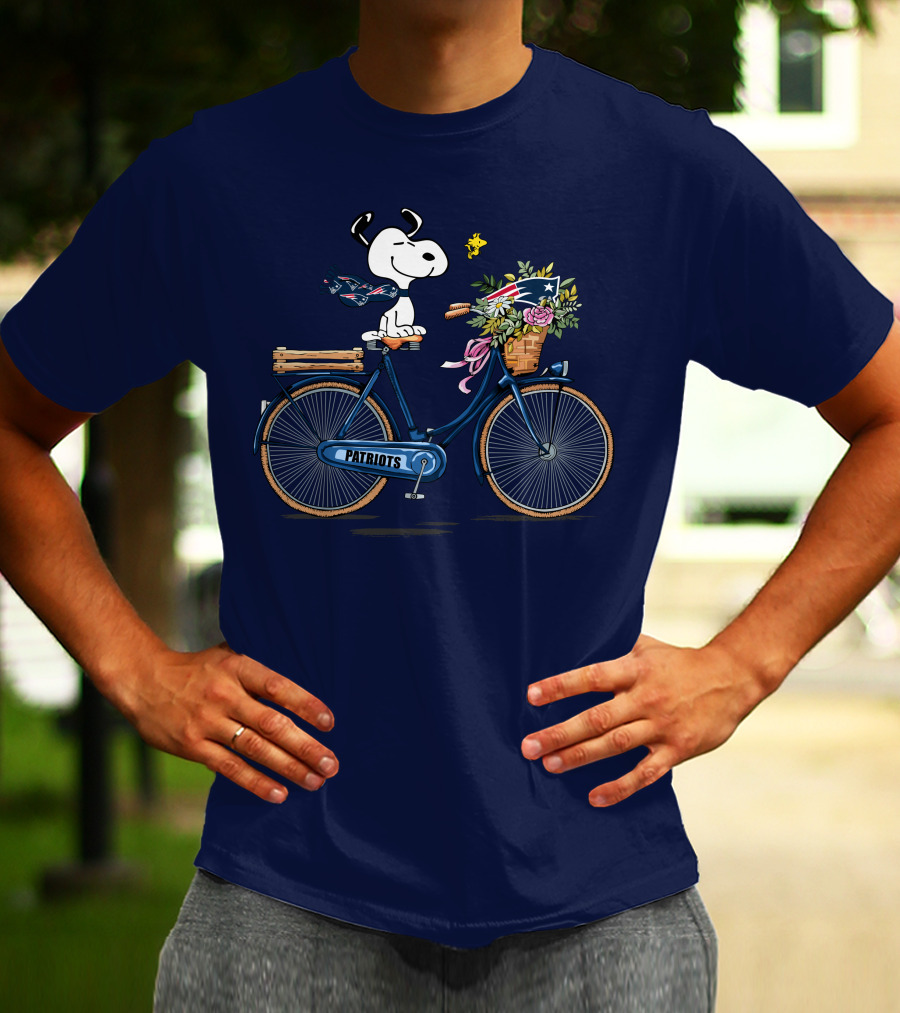 New England Patriots Happy Snoopy Bicycle With Flower Basket And Woodstock T-Shirt