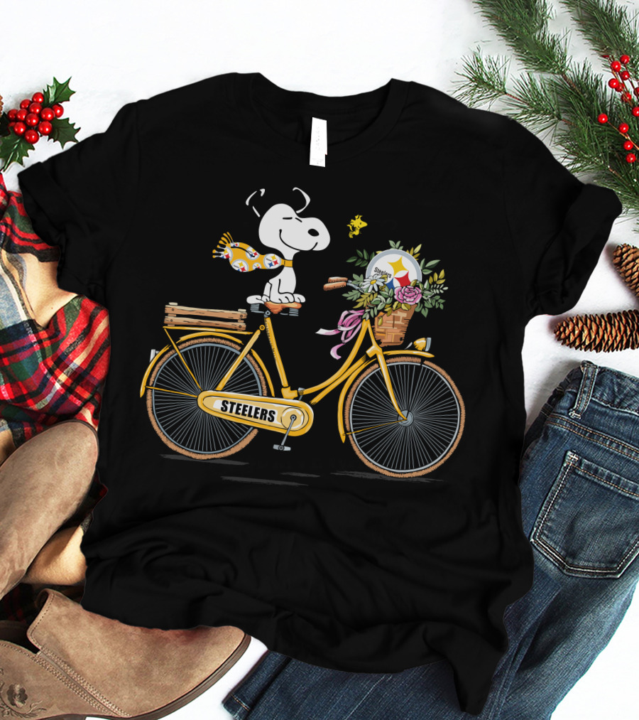 Pittsburgh Steelers Snoopy On Bicycle With Football Helmet And Flowers T-Shirt