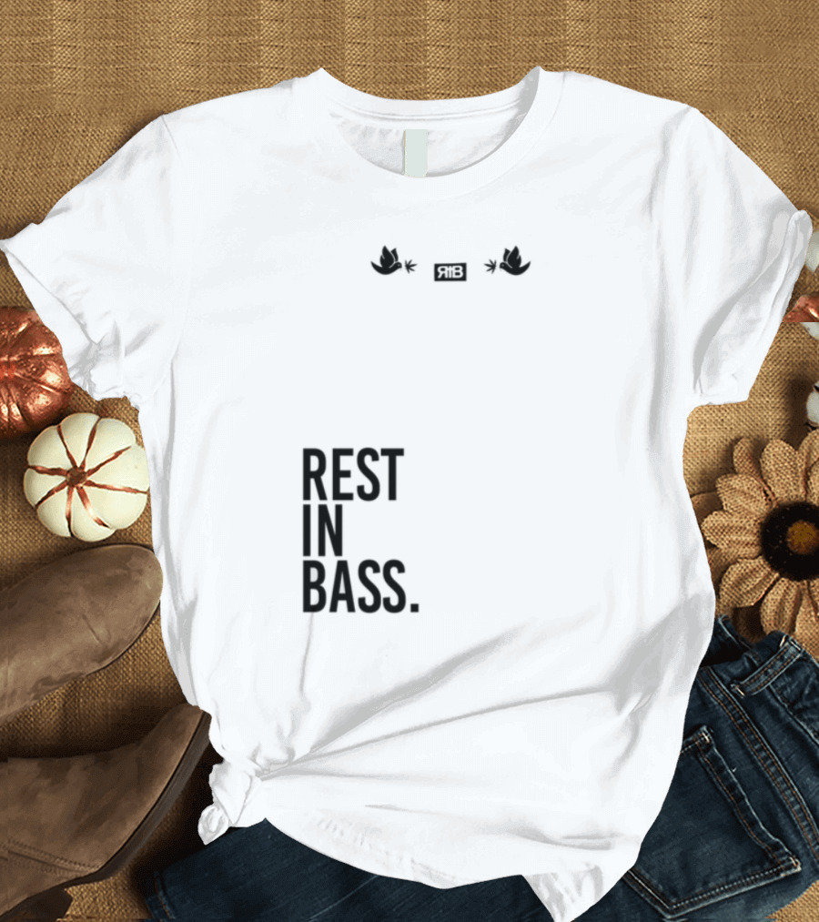 Rest In Bass Che Flying High Peace Symbol Headphones Star Elements T-Shirt