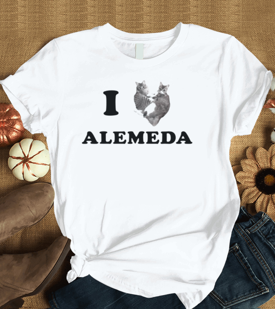 I Love Alameda Cat Heart Design T-Shirt