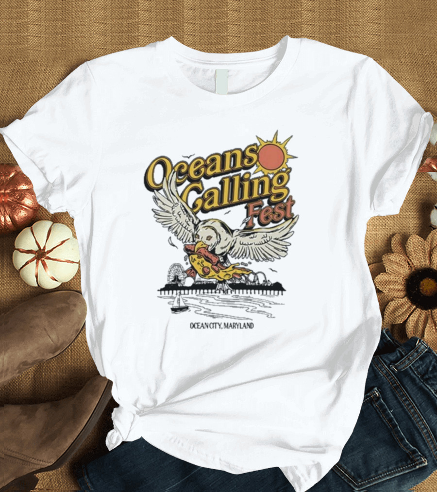 Oceans Calling Fest Seagull With Pizza Graphic T-Shirt