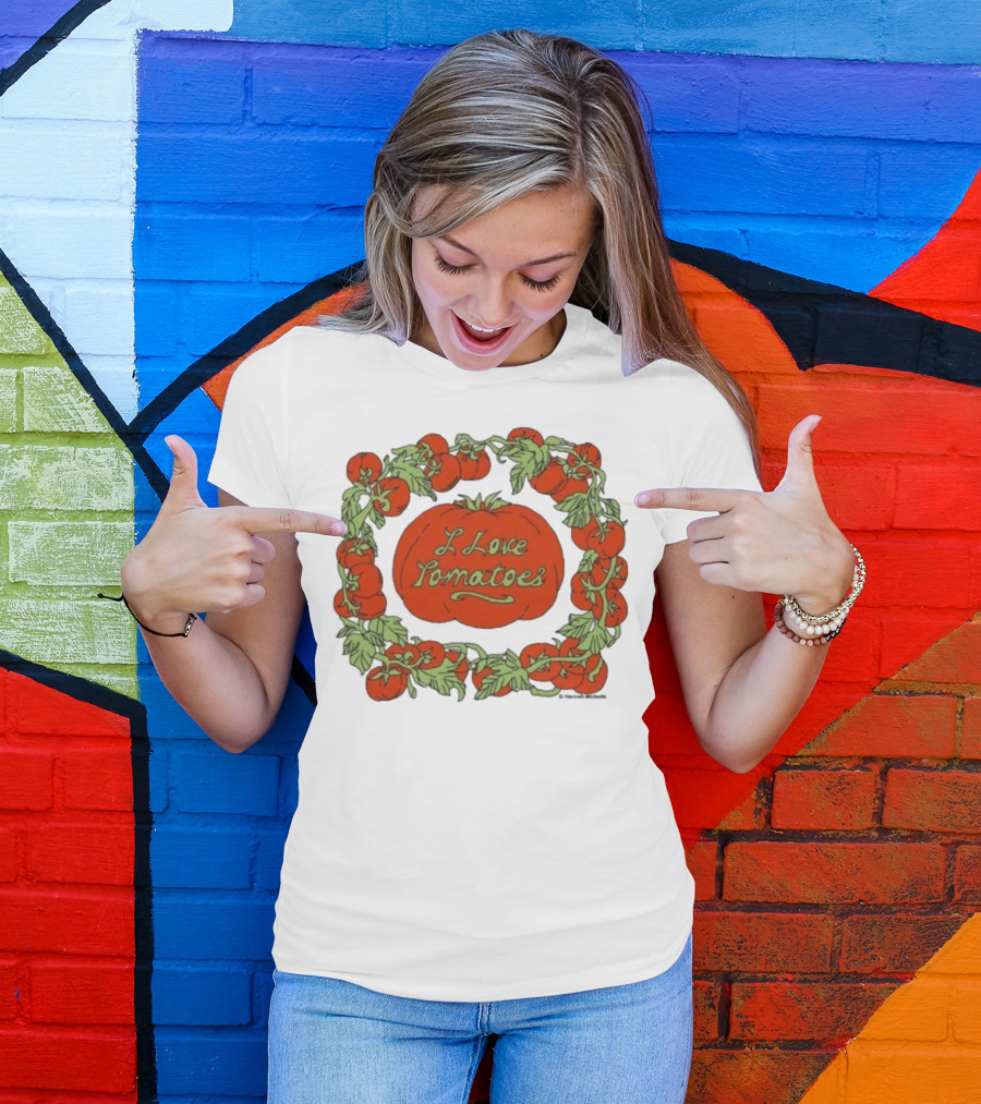 Hannah Michelle I Love Tomatoes Vine Wreath T-Shirt