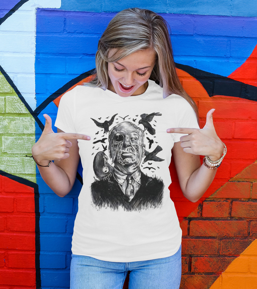 Alfred Hitchcock Birds Attack Horror Halloween Spooky Design T-Shirt