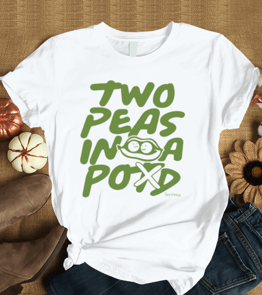Two Peas In A Pod Cartoon Illustration By Tamera Ann 전연희 T-Shirt