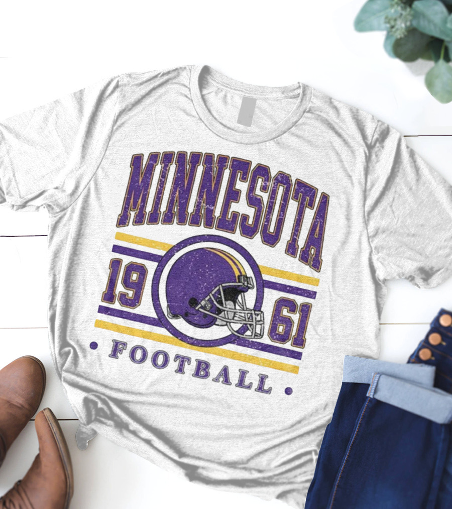 Minnesota Vikings Football Helmet 1961 NFL Vintage Style T-Shirt