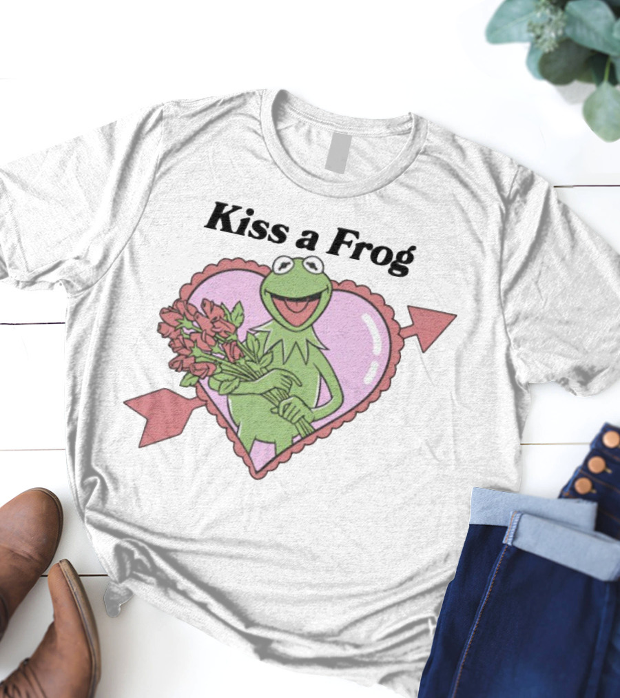 Kiss A Frog Heart Arrow Roses Kermit Valentine's Day T-Shirt