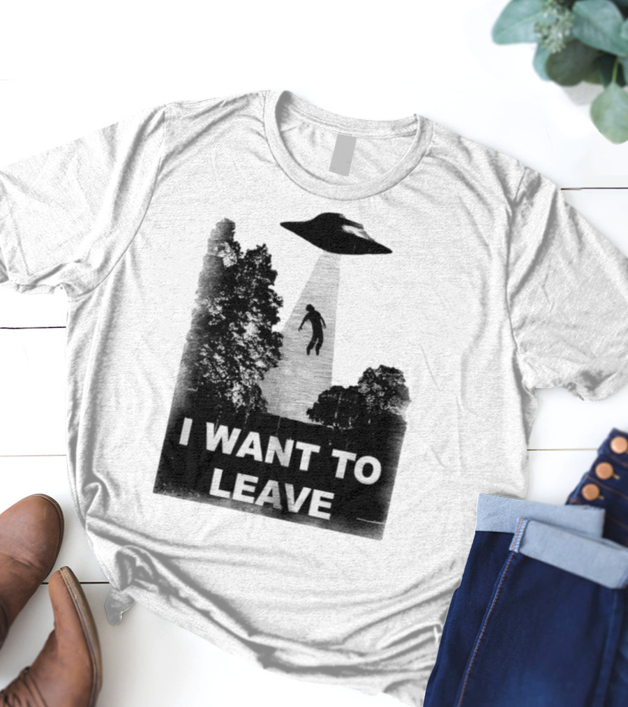 I Want To Leave UFO Abduction Scene Black And White Design T-Shirt