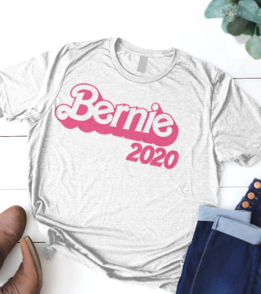 Bernie 2020 Barbie Style Logo Design T-Shirt