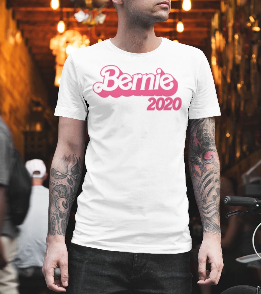 Bernie 2020 Barbie Style Logo Design T-Shirt