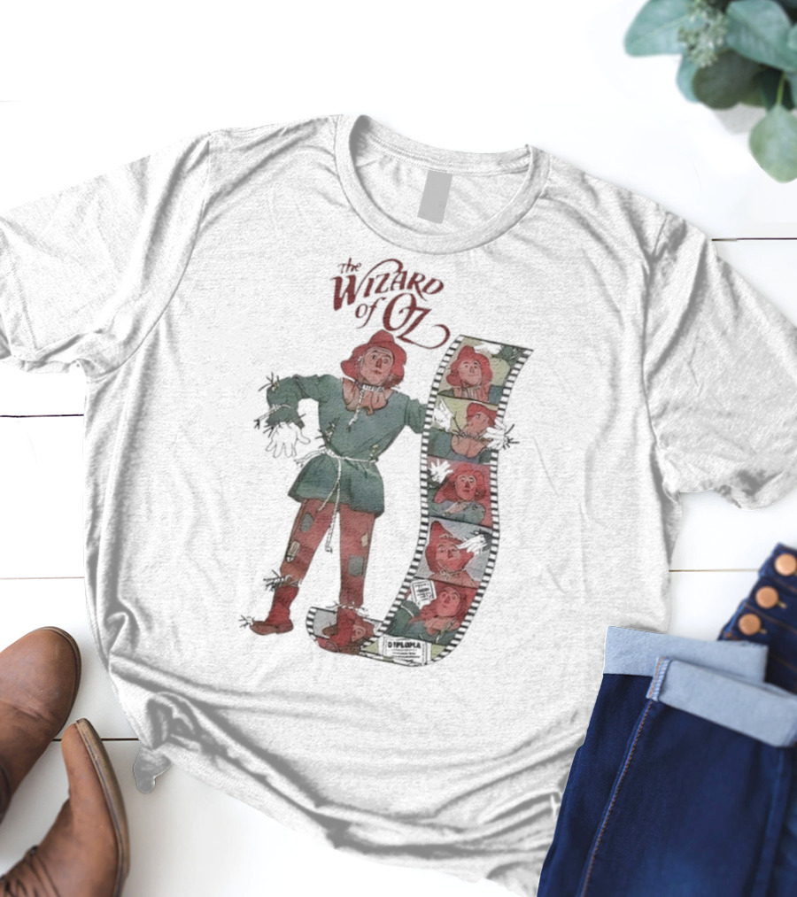 The Wizard Of Oz Scarecrow Illustration With Film Strip Style T-Shirt