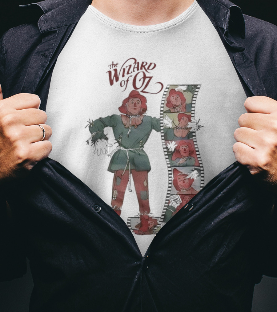 The Wizard Of Oz Scarecrow Illustration With Film Strip Style T-Shirt