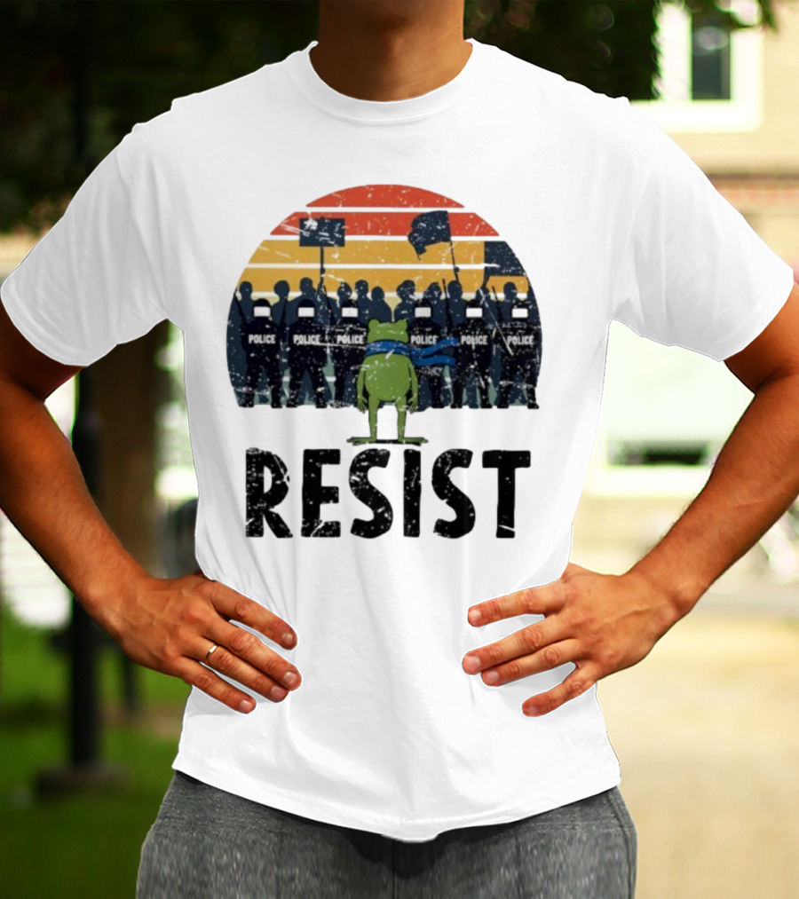 Portland Frog Protester Resist Police Vintage Sunset T-Shirt