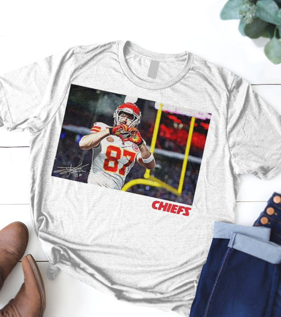 Travis Kelce 87 Kansas City Chiefs Heart Gesture Signature T-Shirt