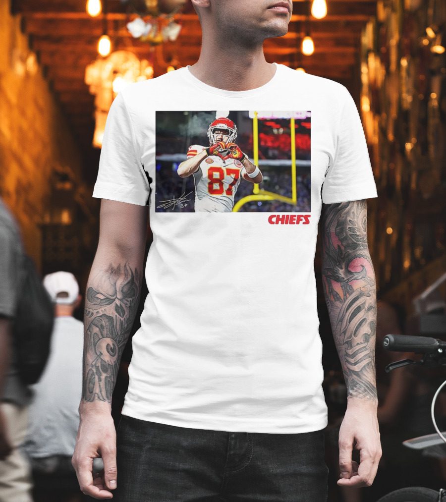Travis Kelce 87 Kansas City Chiefs Heart Gesture Signature T-Shirt