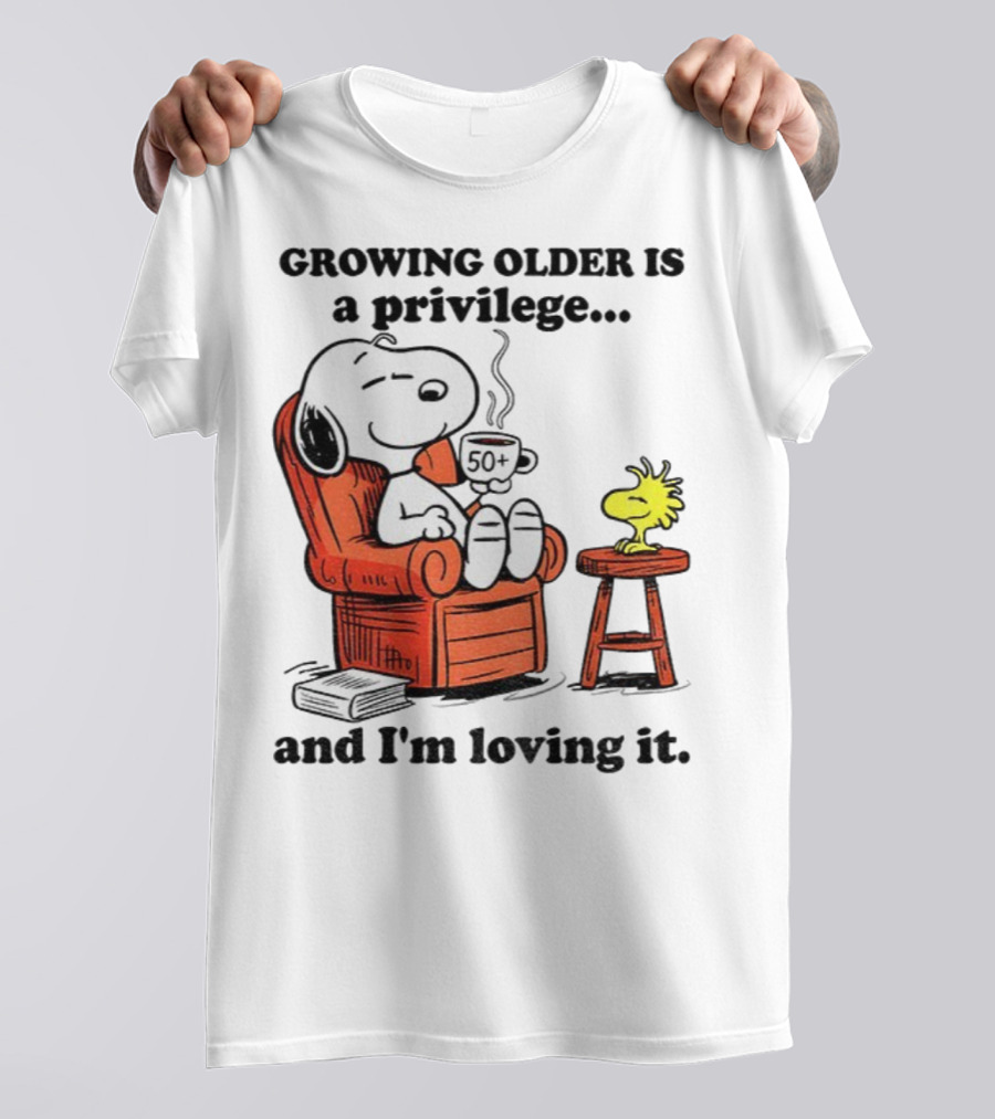 Snoopy And Woodstock Relaxing Growing Older 50+ Privilege And Loving It T-Shirt