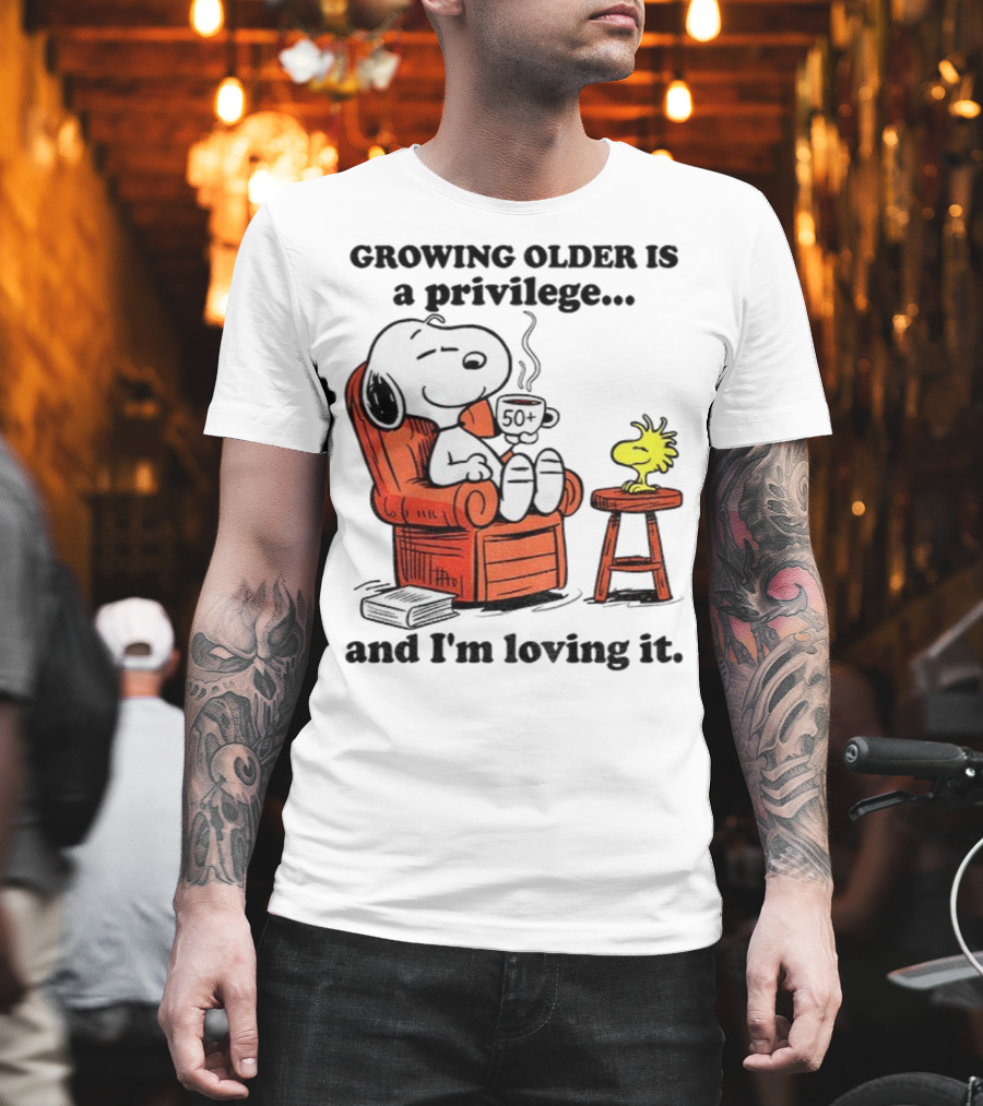 Snoopy And Woodstock Relaxing Growing Older 50+ Privilege And Loving It T-Shirt