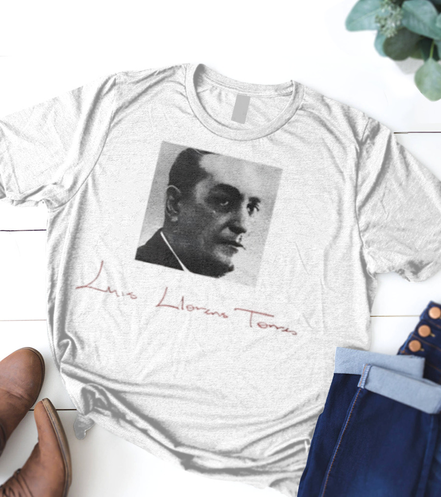 Debí Tirar Más Fotos En La Residencia Luis Llorens Torres T-Shirt