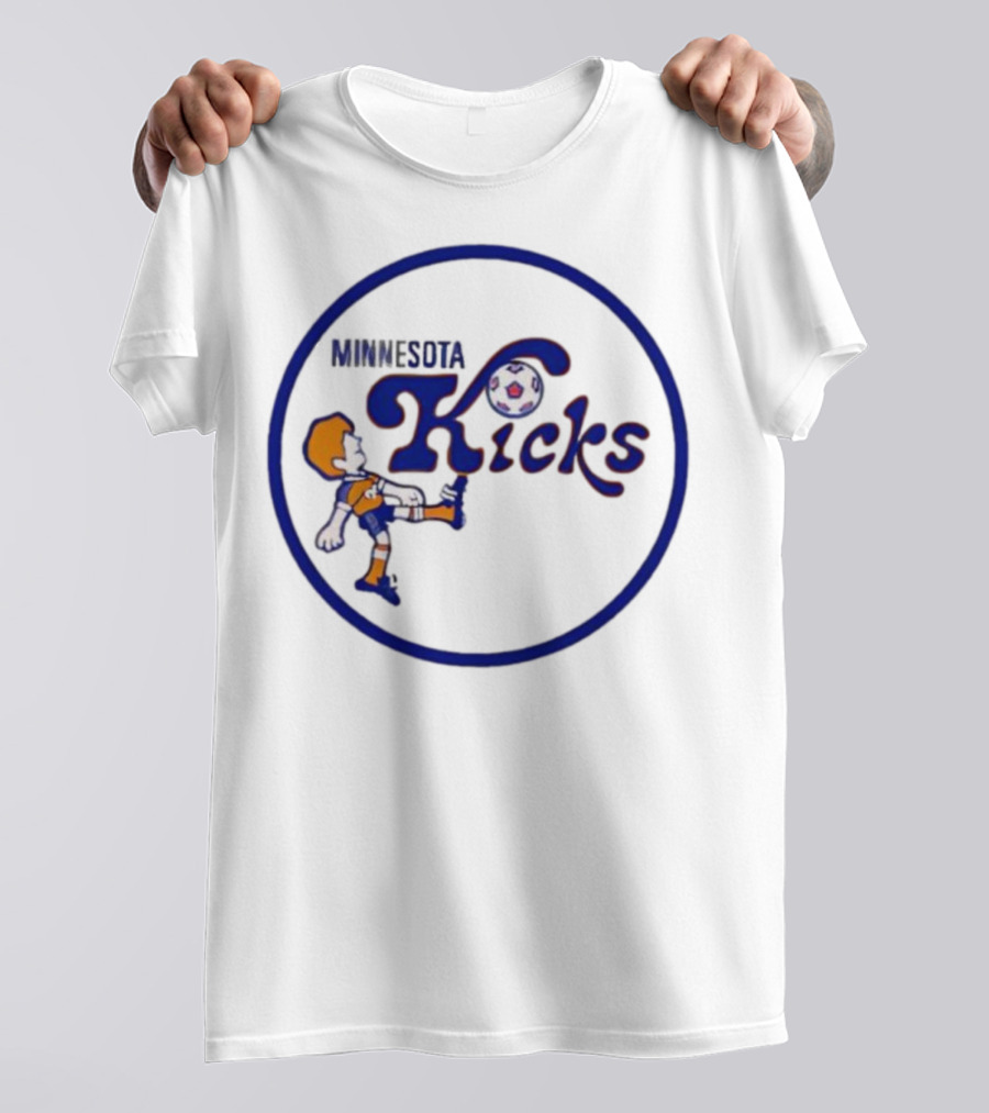 Minnesota Kicks Soccer Cartoon Player Retro Style T-Shirt