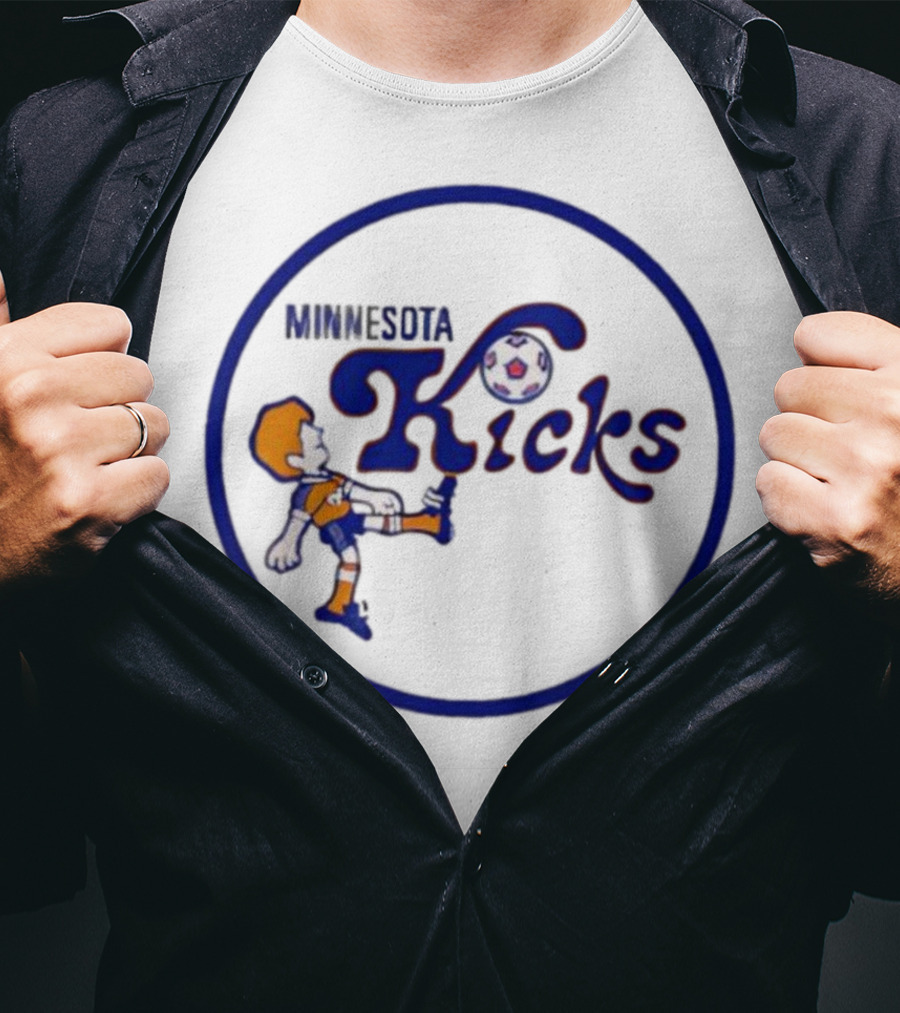 Minnesota Kicks Soccer Cartoon Player Retro Style T-Shirt