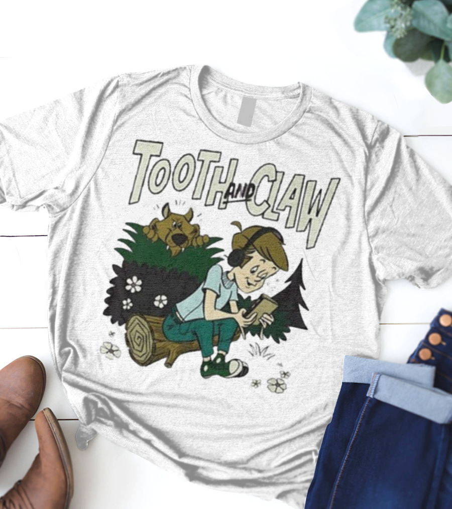 Tooth And Claw Podcast Don’t Look Behind You Headphones Listening Cartoon Dog Forest Scene T-Shirt