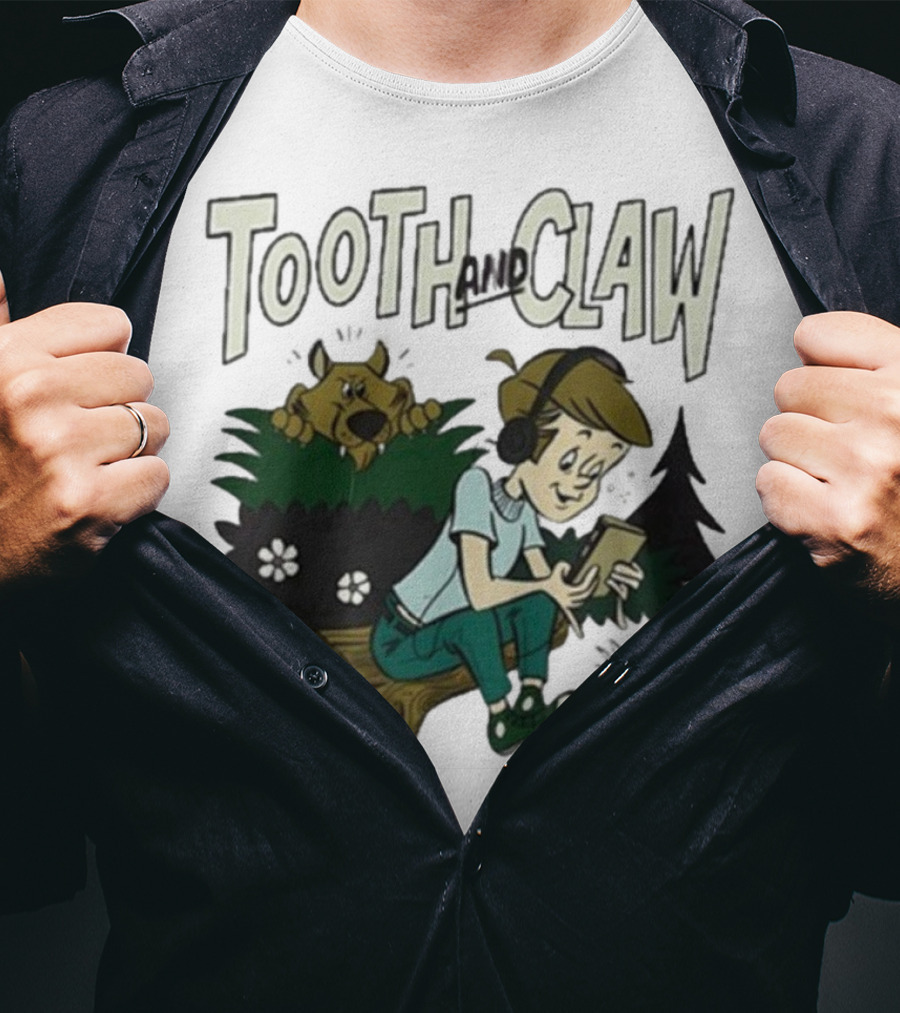 Tooth And Claw Podcast Don’t Look Behind You Headphones Listening Cartoon Dog Forest Scene T-Shirt