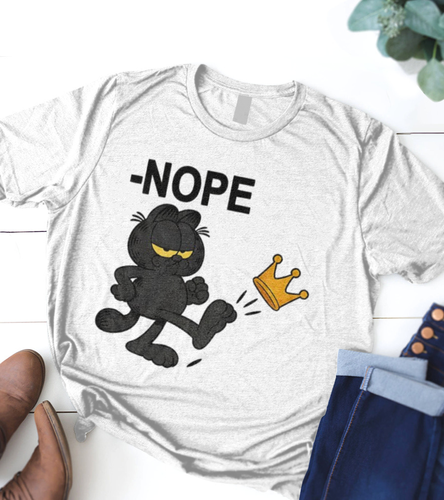 NOPE Black Cat Kicking Crown No Kings In America T-Shirt