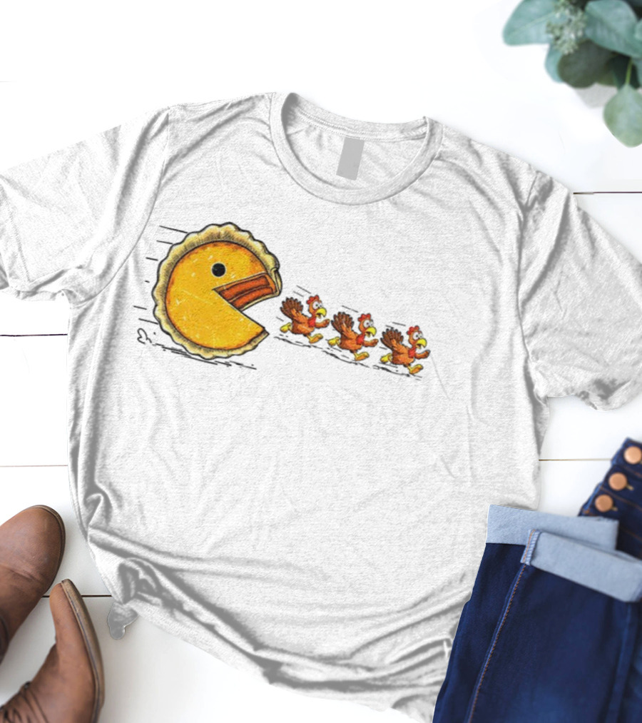 Thanksgiving Turkey Chase With Retro Pumpkin Pie Eating Game Theme T-Shirt
