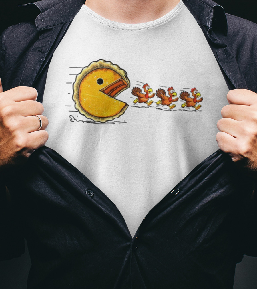 Thanksgiving Turkey Chase With Retro Pumpkin Pie Eating Game Theme T-Shirt