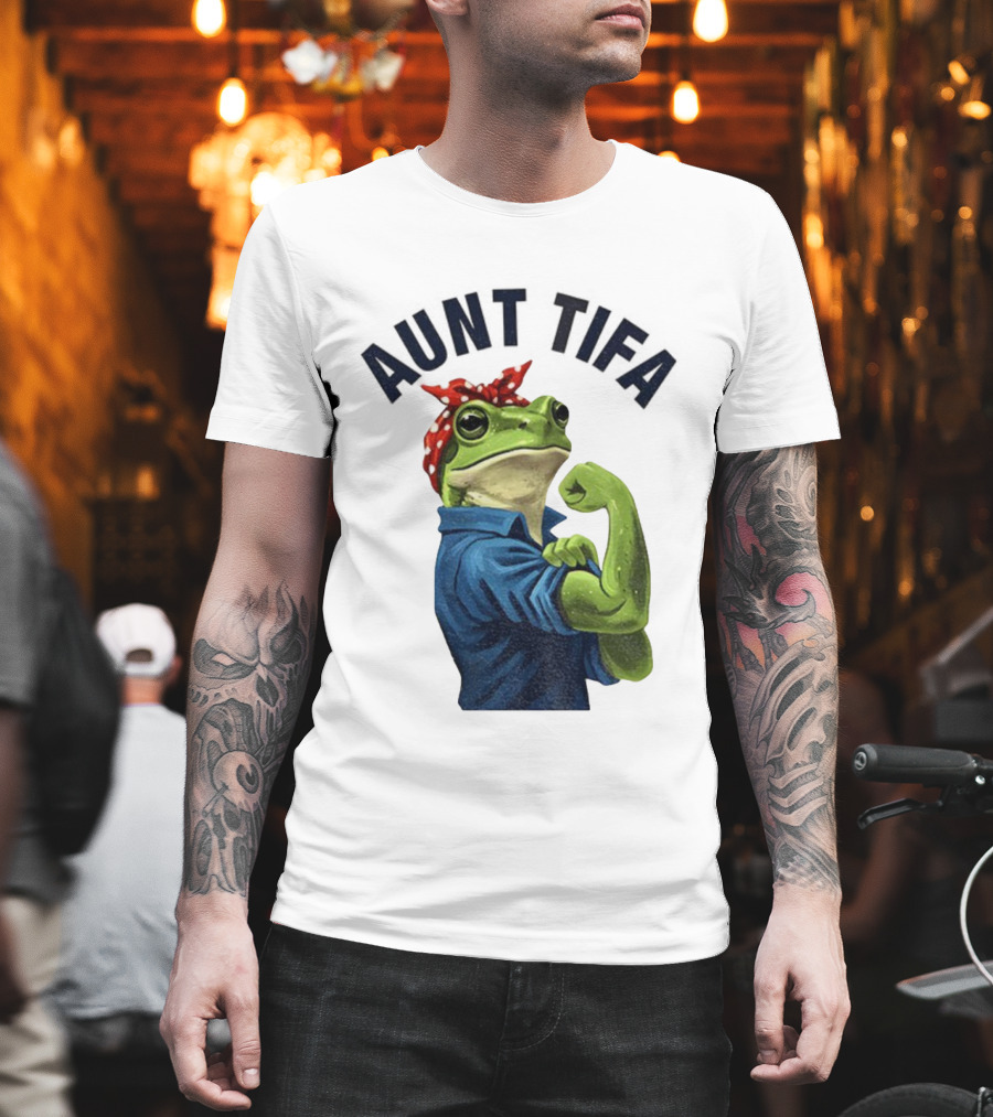 Aunt Tifa Rosie The Riveter Frog Meme Resist T-Shirt