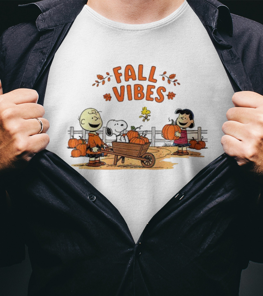 Fall Vibes Snoopy Thanksgiving Charlie Brown Pumpkin Halloween 2025 T-Shirt