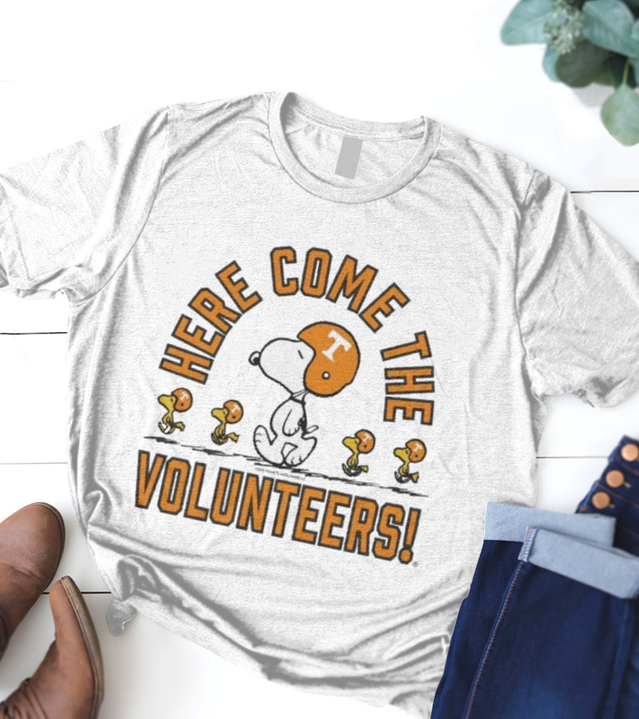 Here Come The Volunteers Snoopy Woodstock Tennessee Volunteers Peanuts Gameday T-Shirt