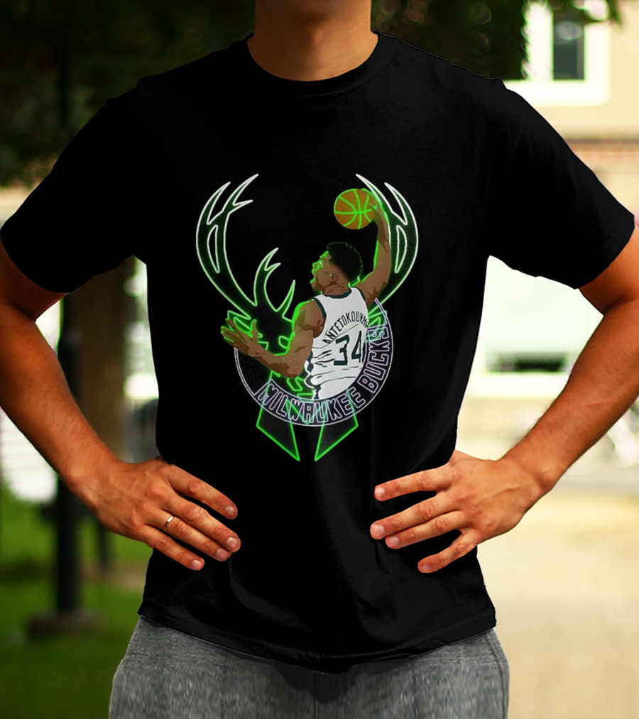 Milwaukee Bucks Giannis Antetokounmpo Dunk Basketball 34 T-Shirt