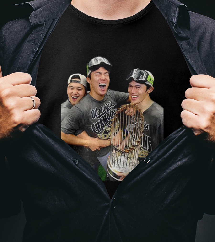 World Series Champions 2025 Yoshinobu Yamamoto Rōki Sasaki Shohei Ohtani Celebration T-Shirt