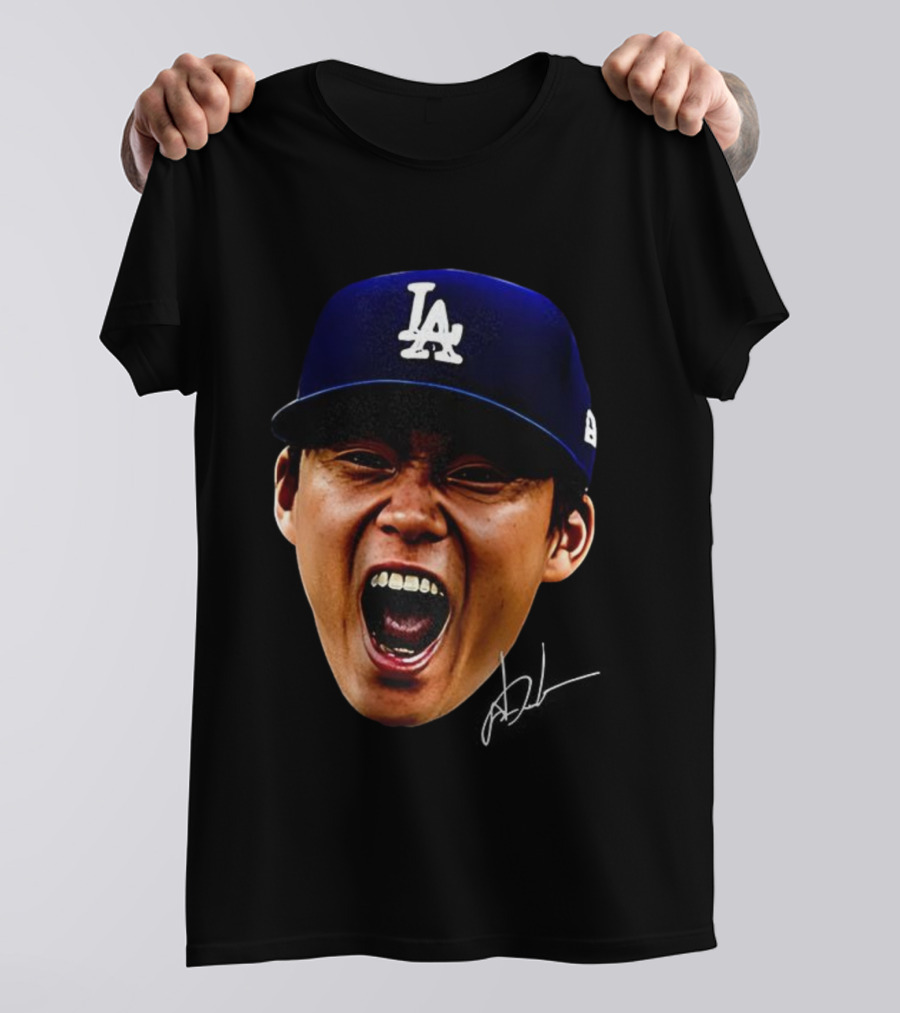 Yoshinobu Yamamoto LA Cap Big Head World Series Champions 2025 Signature T-Shirt